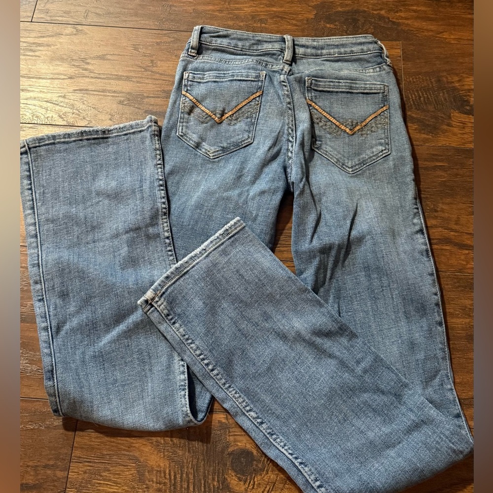 Idyllwind Women's Classic Blue Straight Leg Jeans - Picture 4 of 5